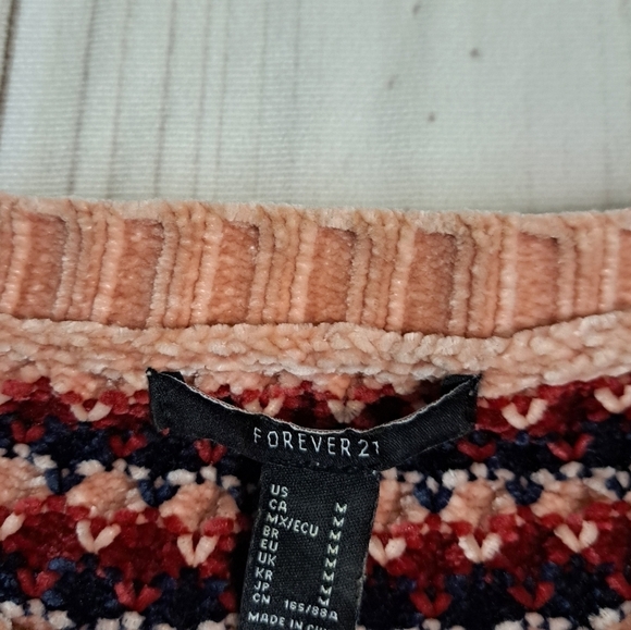 Forever 21 Fuzzy Sweater Size Medium Pink Red Blue - Picture 3 of 10